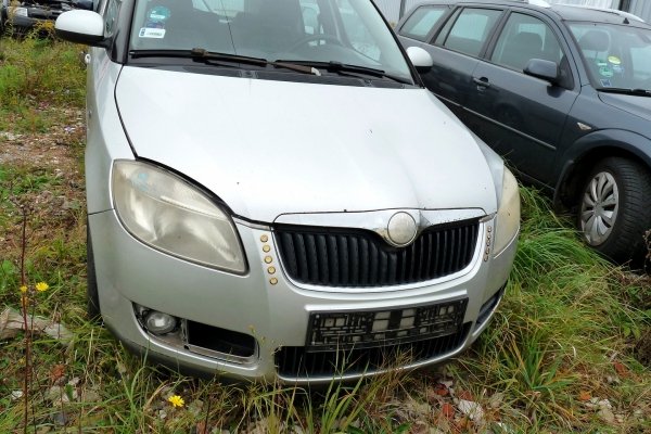 Błotnik przód prawy Skoda Roomster 5J 2007 (2006-2010) (kod lakieru: LF7T)