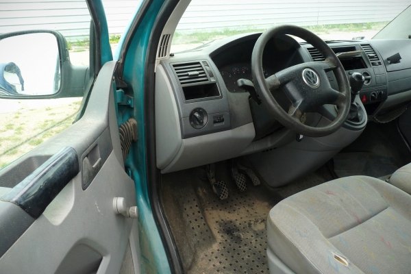 Drzwi przód lewe VW Transporter T5 2005 Bus (kod lakieru: LL6T)