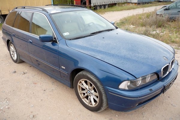 Błotnik przód lewy BMW 5 E39 2002 Kombi (Kod lakieru: TOPASBLAU METALLIC (364))