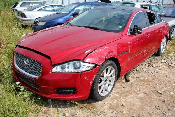 Pas przód Jaguar XJ X351 2012 3.0D Sedan