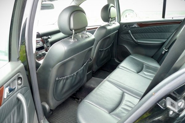 Zderzak przód Mercedes C-Klasa W203 2002 Kombi (Kod lakieru: 040)
