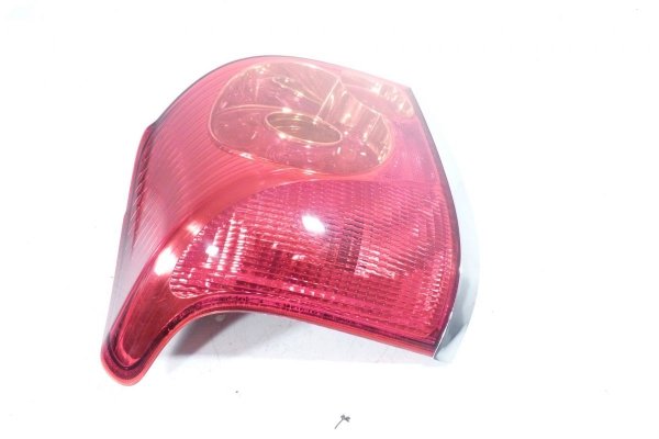 Lampa tył lewa Toyota Avensis T25 2003-2006 Sedan