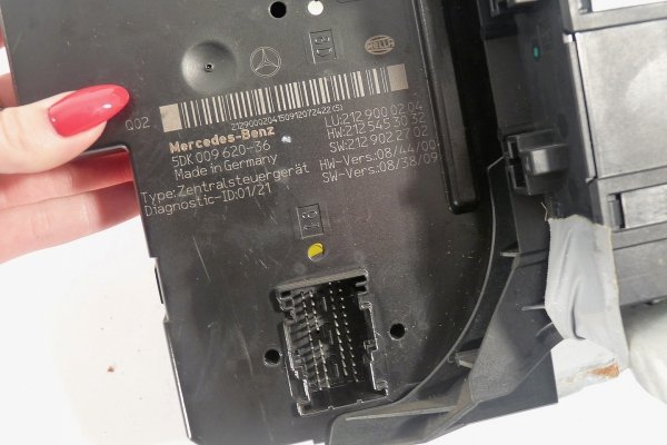 Skrzynka bezpieczników moduł Mercedes E-klasa E350 W212 2009 3.0CDI 642856 Kombi 