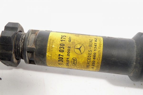 Spryskiwacz dysza lampy przód prawa Mercedes S-klasa W220 2002