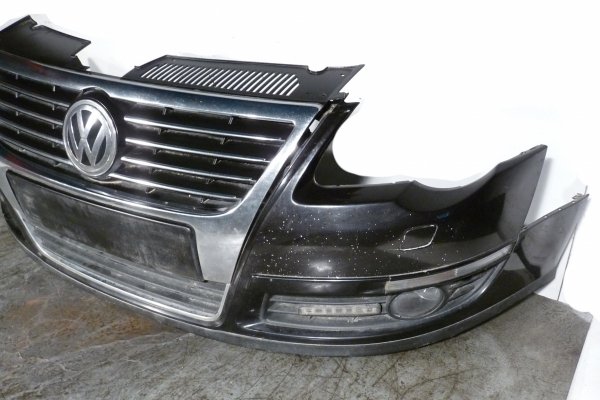 Zderzak przód xenon komplet VW Passat B6 2007 Kombi  (kod lakieru: LC9X)