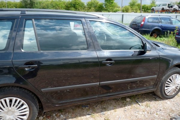Silniczek wycieraczki tył Skoda Octavia II 1Z 2005 Kombi 