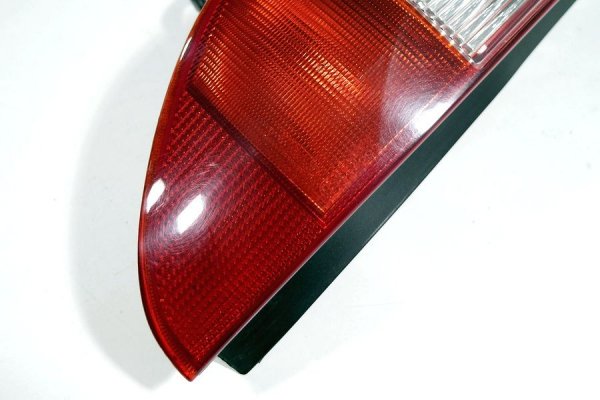 Lampa tył lewa Ford Mondeo MK3 2004 Kombi