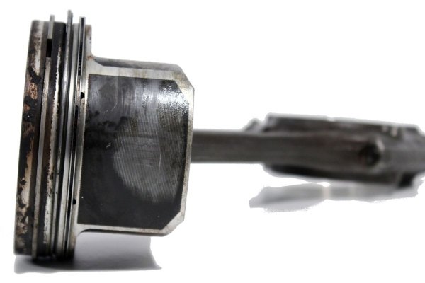_Tłok korbowód Audi A3 8L 1996-2003 1.8T AUM