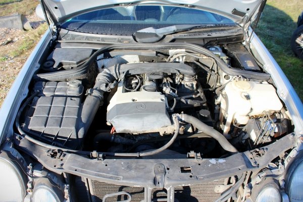 Szyba drzwi przód lewa Mercedes CLK W208 1999 Cabrio