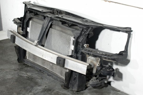 Pas przód chłodnica wentylator wody Audi A3 8L 2000 1.8i