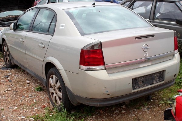_Zderzak przód Opel Vectra C 2004 Sedan 