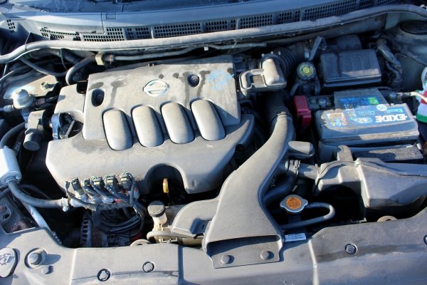 Drzwi przód prawe Nissan Tiida C11 2007 Sedan (kod lakieru: K36)