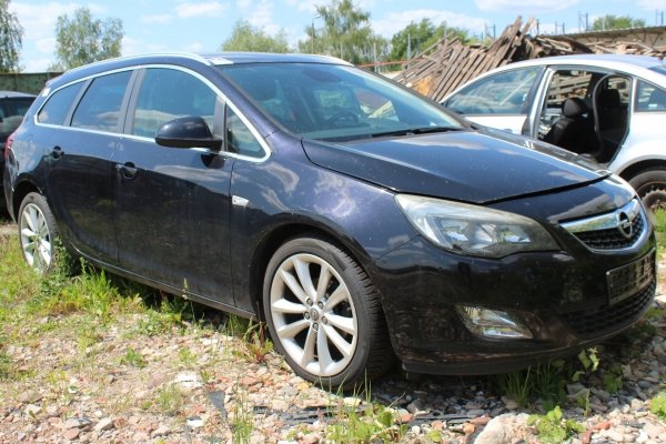 Fotel lewy Opel Astra J 2011 Kombi