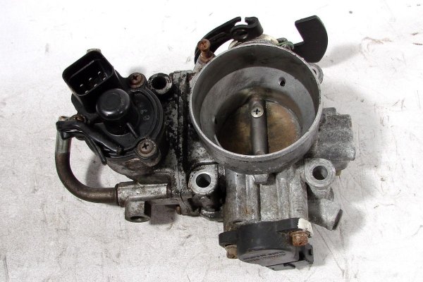 _Przepustnica Mitsubishi Carisma 1995-1999 1.6i 16V