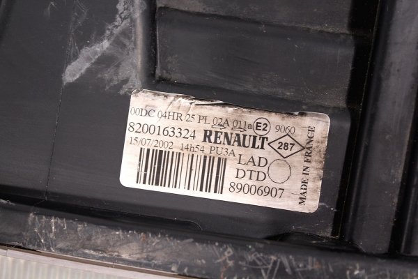 Reflektor prawy Renault Laguna II 2002 (xenon)