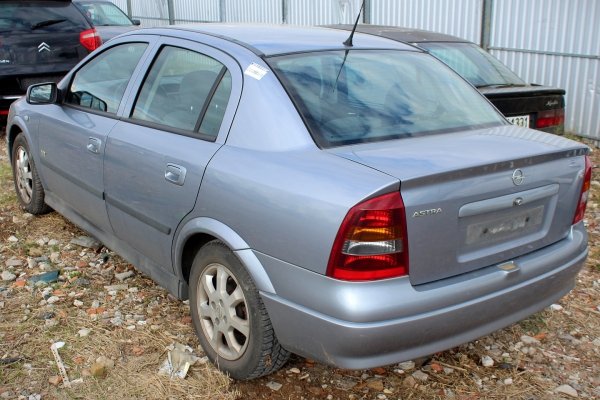 Opel Astra G 2003 1.6i Z16SE Sedan [B]