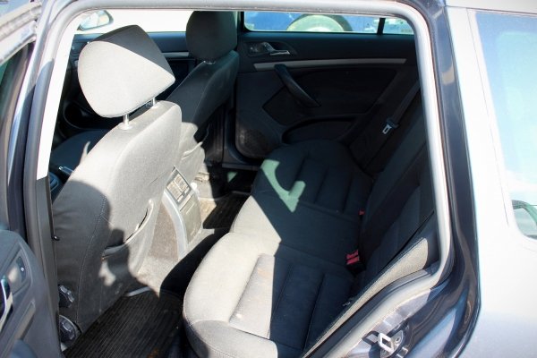 Szyba karoseryjna prawa Skoda Octavia II 1Z 2008 Kombi