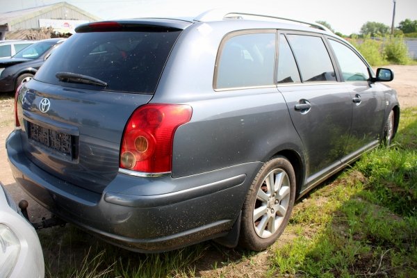 Lusterko prawe Toyota Avensis T25 2005 2.2D-CAT 2AD-FHV Kombi