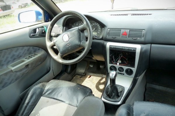 Błotnik przód prawy Skoda Octavia I 1U 1999 Liftback