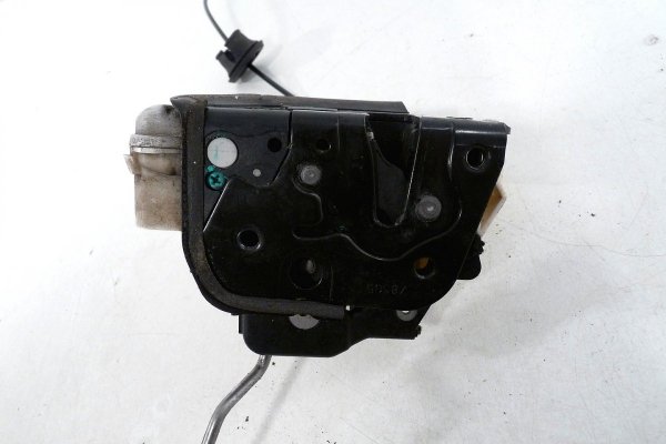 Zamek drzwi przód lewy Audi A4 B7 2005 Kombi