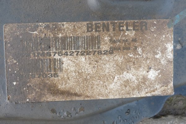 Zwrotnica przód lewa Volvo S40 2006 2.0D D4204T Sedan 