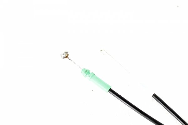 Zamek drzwi tył prawy Toyota Avensis T25 2003-2008 2-PIN