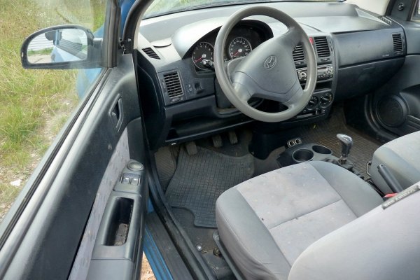 Błotnik przód prawy Hyundai Getz TB 2005 (2002-2005) Hatchback 3-drzwi (Kod lakieru: XU - SEA SIDE BLUE)