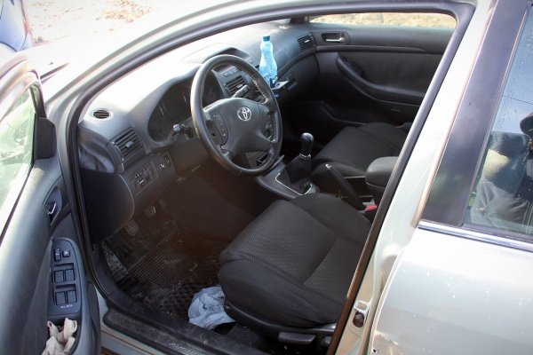 Drzwi Przód Prawe Toyota Avensis T25 2004 1.8VVTI Sedan (gołe drzwi bez osprzętu)