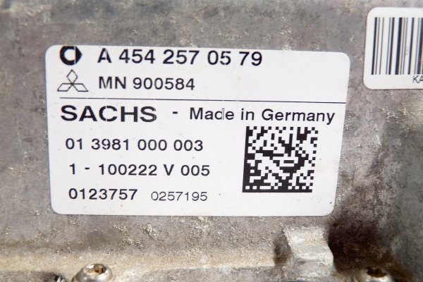 Wysprzęglik siłownik sprzęgła Mitsubishi Colt Z30 2005 1.3i 4A90