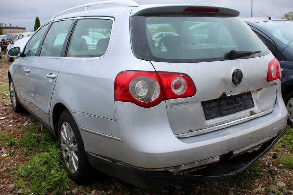 Drzwi tył prawe VW Passat B6 2005 2.0TDI BKP Kombi
