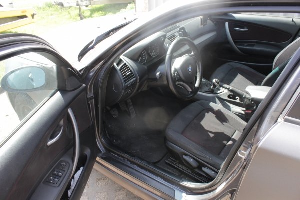 Amortyzator przód prawy BMW 1 E81 2008 1.6i N43B16 Hatchback 5-drzwi