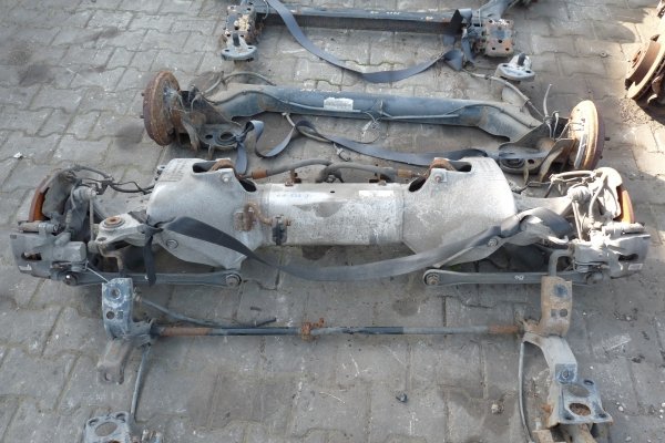 Belka zawieszenia tył Citroen C5 II 2009 2.2HDI Kombi 