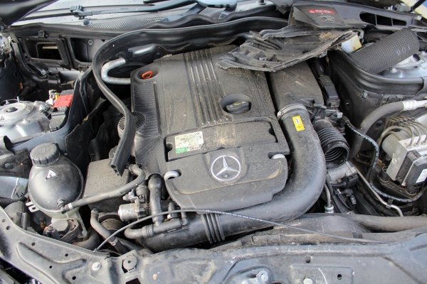 Zderzak tył Mercedes E-klasa W212 2011 Kombi(kod lakieru: 792)