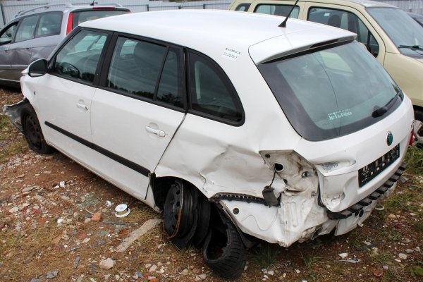 Zamek drzwi przód prawy Skoda Fabia II 5J 2012 Kombi 