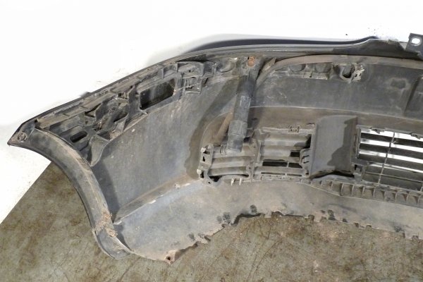 Zderzak przód VW Golf V 1K Hatchback 3-drzwi (Kod lakieru: A1A1)