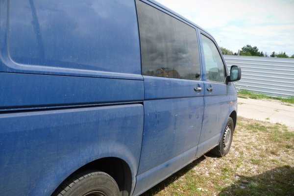 Szyba karoseryjna lewa środkowa VW Transporter T5 2004 Bus