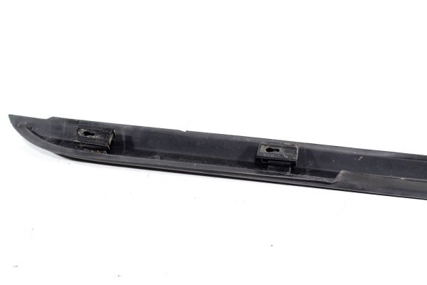 _Listwa szyby czołowej prawa Mercedes Vito W638 1995-2003