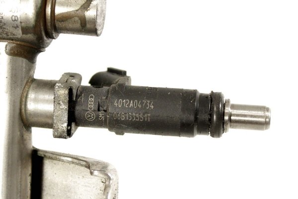 _Listwa wtryskowa Audi A6 C5 2.0i ALT