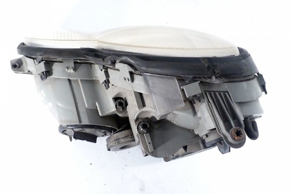Reflektor prawy Mercedes C-klasa W203 2001 2.0i Kompressor Sportcoupe
