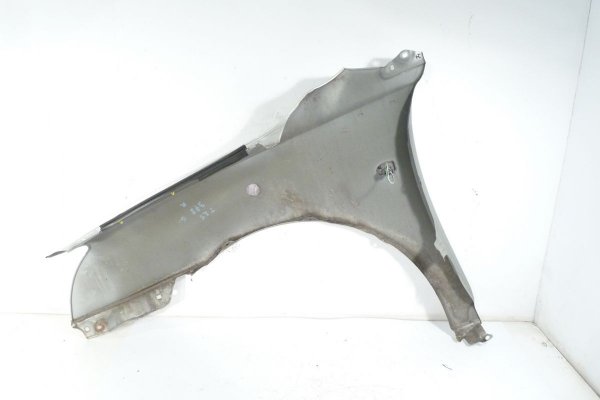 _Błotnik przód prawy Toyota Avensis T25 2003-2006 (Kod lakieru: 1C0)