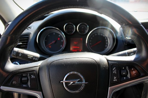 Zwrotnica przód lewa Opel Insignia A 2010 2.0CDTI Liftback 