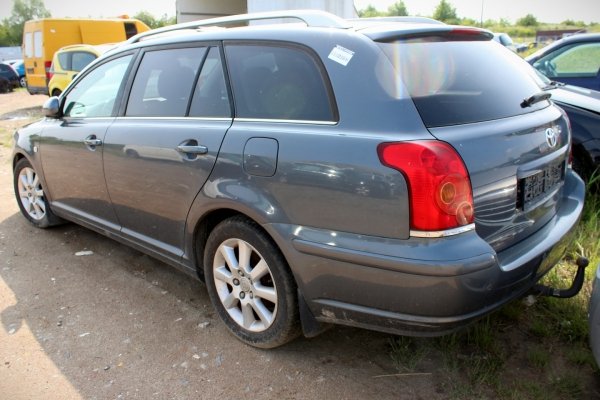 Wygłuszenie maski Toyota Avensis T25 2005 2.2D-CAT 2AD-FHV Kombi