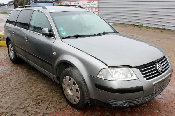 Zderzak przód VW Passat B5 Lift Kombi (kod lakieru: LD7W)