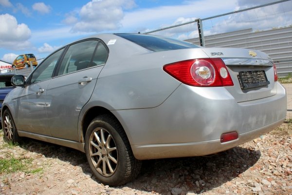 Chevrolet Epica V250 2006 2.0i X20D1 Sedan [B]