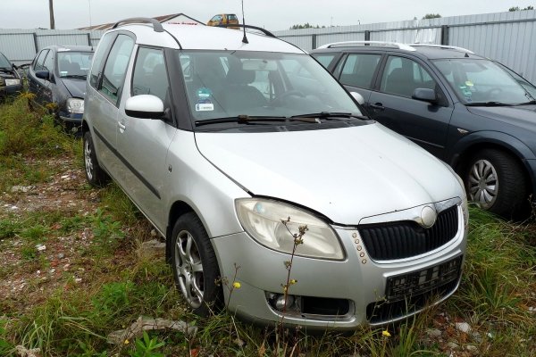 Szyba drzwi przód prawa Skoda Roomster 5J 2007 (2006-2010) 
