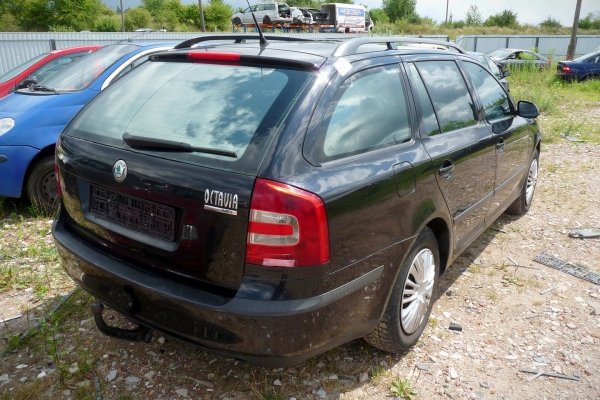 _Zderzak tył PDC Skoda Octavia II 1Z 2005 Kombi (kod lakieru: 9910)