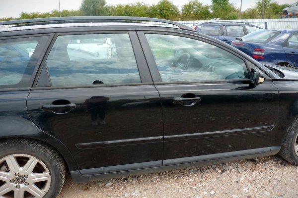 Szyba karoseryjna lewa Volvo V50 2004 Kombi 
