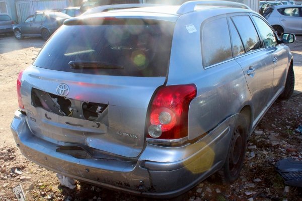 Szyba trójkątna tył lewa Toyota Avensis T25 2007 1.8VVTI 1ZZ Kombi