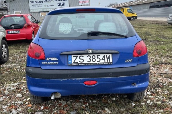 Peugeot 206+ 2000 1.1i  Hatchback 3-drzwi