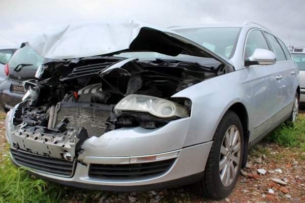 Zamek drzwi tył prawy VW Passat B6 2005 2.0TDI BKP Kombi